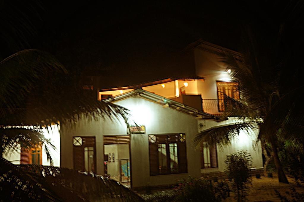 Coconut Garden House Hotel Udawalawe Buitenkant foto