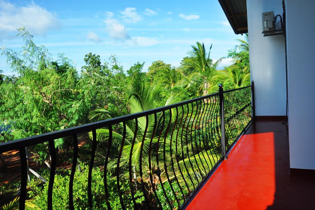 Coconut Garden House Hotel Udawalawe Buitenkant foto
