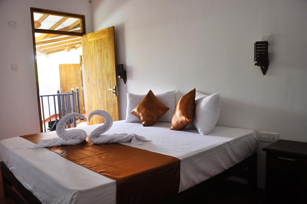 Coconut Garden House Hotel Udawalawe Buitenkant foto