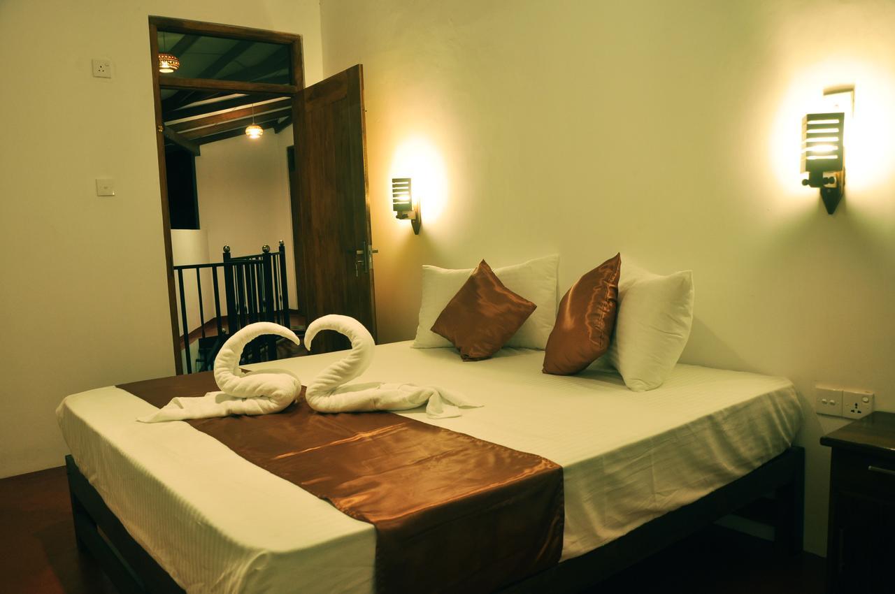 Coconut Garden House Hotel Udawalawe Buitenkant foto